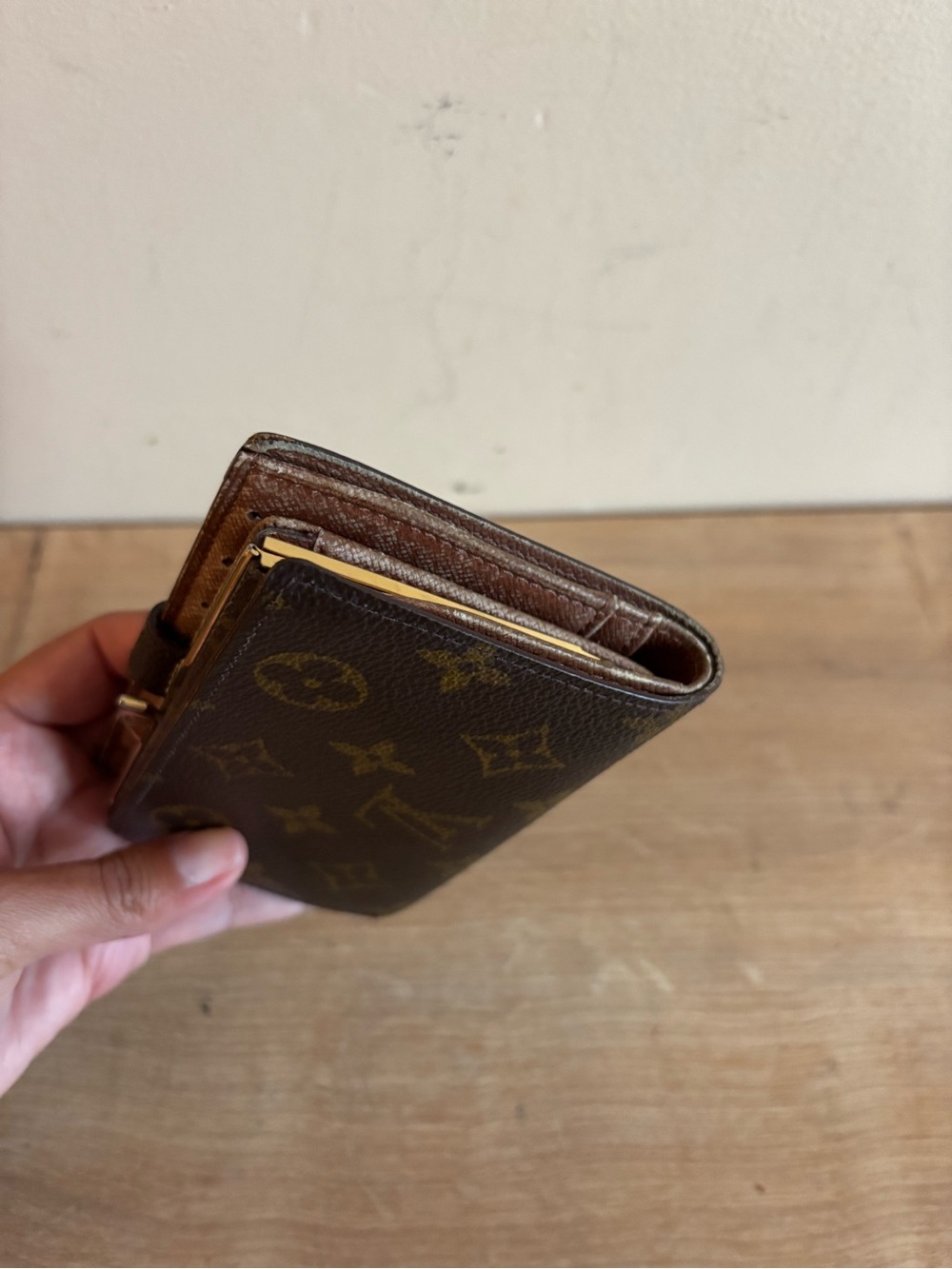 Authentic Louis Vuitton monogram french wallet - Picture 4 of 9